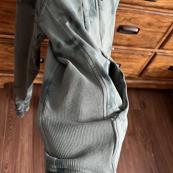 Shibori scuba hoodie sz 8 - Picture 6 of 7